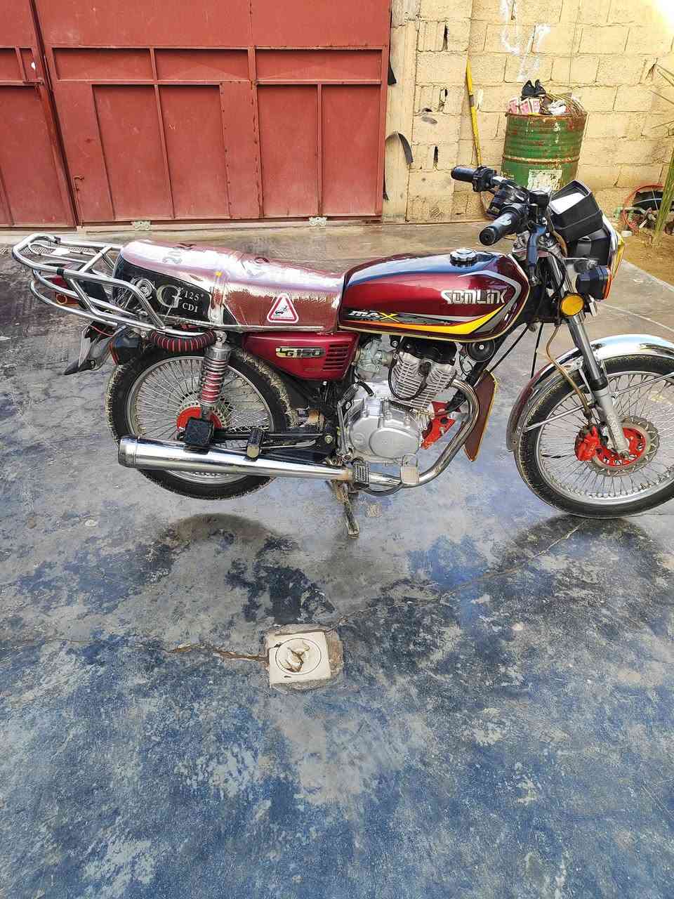 السلام عليكم دراجة سولنك 24 /4 كيرللبيع وترهم مراوس حسب القناعة دراجة حيل نضيفة محرك ما مفتوح دراجة نضيفة مثل ما شوف بصورة بيهة ورقة وحدة بدون كمرك مكاني القائم حصيبة ***********
