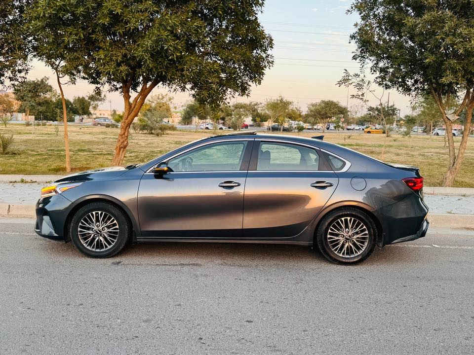 ‎السلام عليكم
‎ كيا فورتي ٢٠٢٣ رقم بغداد
‎كلين تايتل فقط بارد قبق الصندوق بسيط
‎مكينة ٢٠٠٠ دوش
‎  فول موصفات عدا البصمة
فتحه كشن تدفئه ستيرن تدفئه‎ 

‎بجم LED+لايت ٣ عدسات زنون
‎بك لايت LED
‎شاحن وايرليس
‎تبريد امامي +خلفي
‎كشنات تدفئ تبريد 
‎رادار امامي خلفي جانبي وقيادة ذاتية
 
‎مكان السيارة بغداد /الغزالية 
‎السعر 159
‎***********
