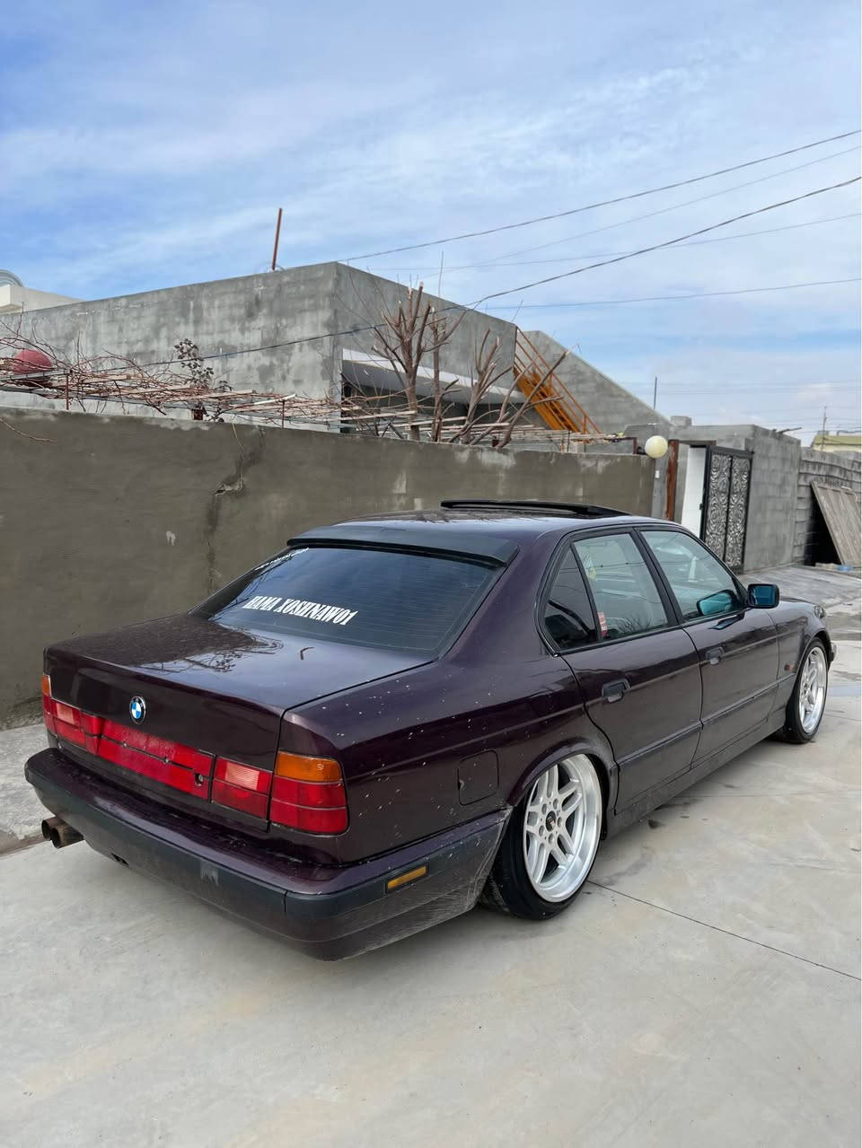 بیئیم 1994 بیلاد 525ی تؤمایک فول ماسەفات کوشن جلدی هیتەر بیلاد دەبل ئیرباک پیش پان سلایت گیرمەکینە بەشەرت ئارم پلاستکە ئەوەلایات بەشەرەت سەیارەکە بەس ماشەللەی دەوی موشتەری. تیلەفؤن بکە ڤایبەر واتس ئاپ❤️*********** أربيل, العراق
