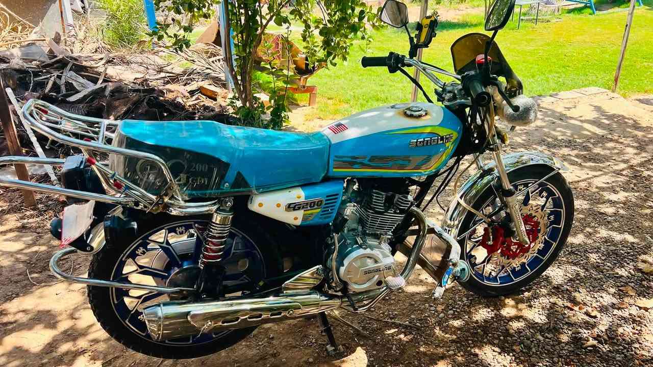 السلام عليكم  مرخصه ألدمن للبيع 🏍️
سونك موديل 2025  الدراجه نظيفه كلش 
النظافه مثل ما موضح بل صوره 
محرك 200 بصمه شغاله مكفوله من كلشي اي نقص مابيها 
السعر 775 والشراي بي خير ويدللل 
خاص ما متواجد 
 هاذه رقمي :***********

