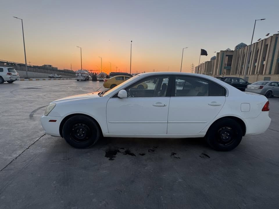 كيا ابوتيما 2008 امريكي بدون ضربه داخل كلين سياره نضيفه حداديه جديده تدفه تبريد ثلج سياره 4 سلندر 2400 كير 5 نمر سياره بعدها جديده تجي تشغل وتمشي  سونار موضح ب صوره .
سعر 105 وبيها مجال قليل ***********
