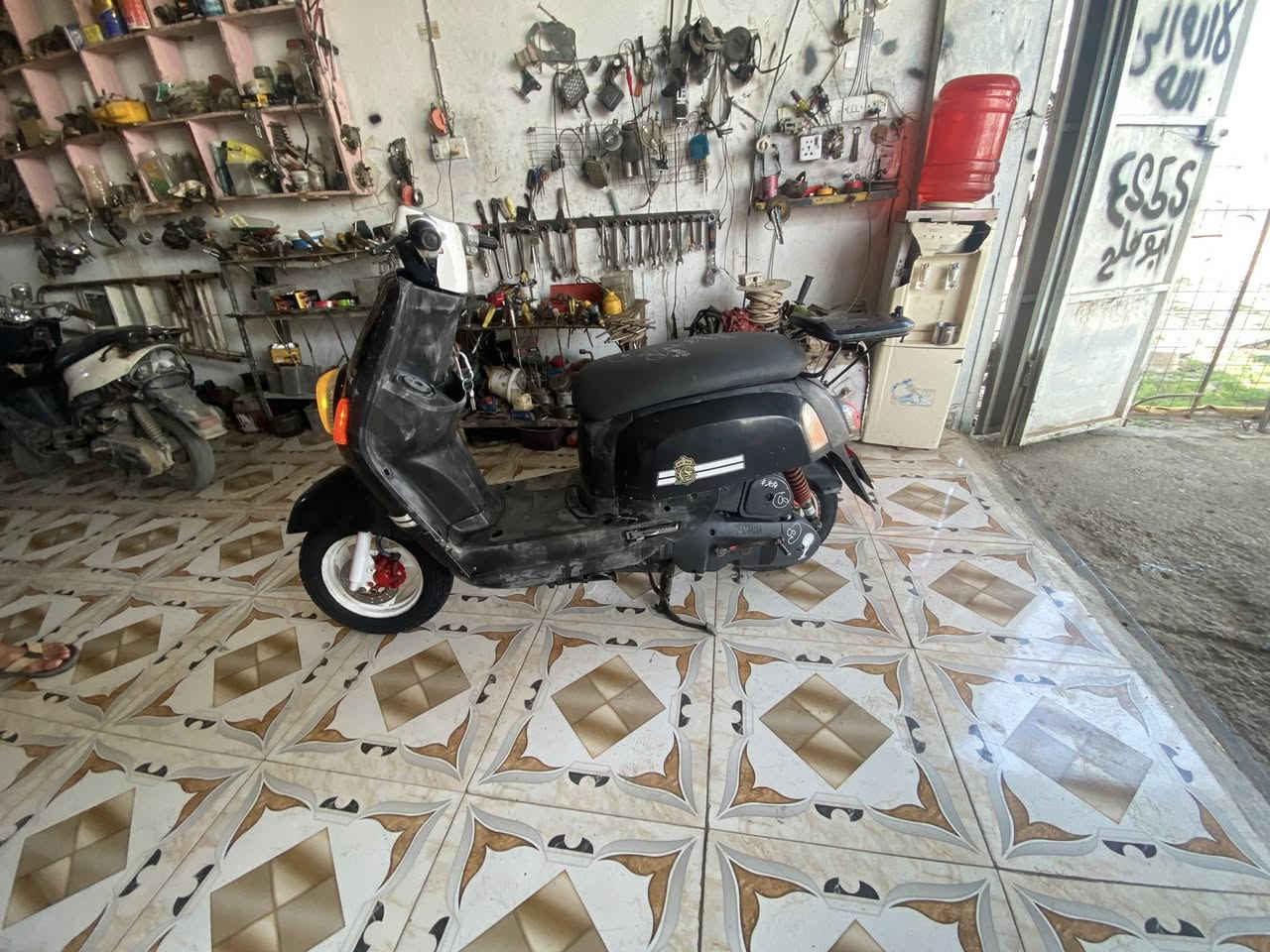 سلام عليكمً بوليس ٢٠٠٨ للبيع كابريتر دراجةً مكفولة من كلشي مابيهة كل نقص شلعة معدل مكينة بلادية لايت بك لايت اشاير هورن كلة كامل سعرها٥٥٠وبيهامجالً مكاني ديالى خالص هبهب ***********
