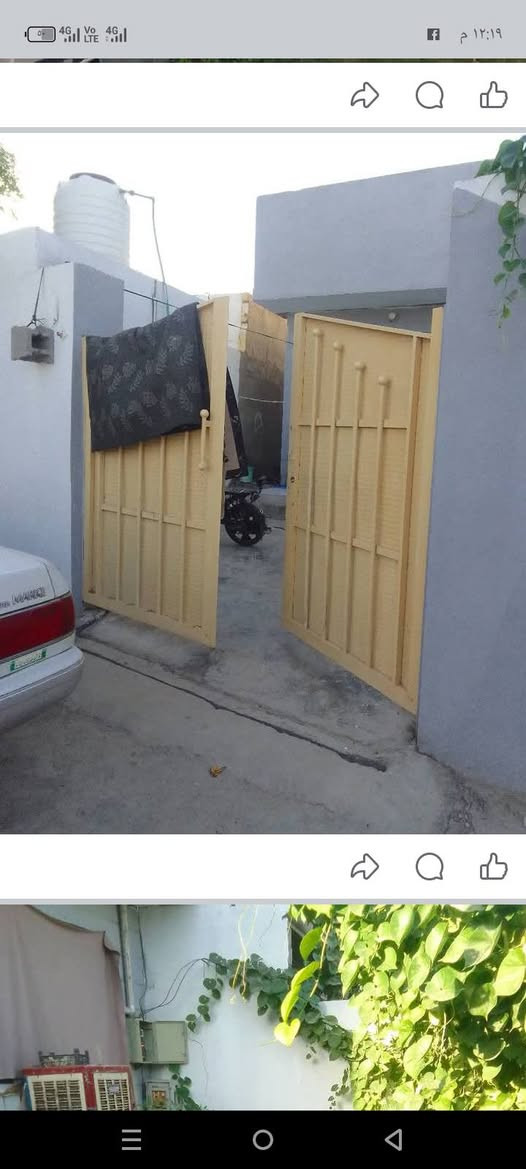 من رخصه مدير كروب لبيع بيت مساحه 200 متر  غرفتين ستقبال مطبخ صحيات. درج بيتونه ستاره.  ترك خط مولد. كعرباء وطنيه بيت حلو مرتب عالي من شارع. تبليط خدمات. بيت كله برسولون حديقه حوش كراج سياره  مصبوغ كامل بناء حديث ب 2017. بتلو مسلح شيش  الله شاهد  بي ملاحضات بسيطه. بوب حديد مدخل بيت وداخل بلاستك  فرع هادى منطقه هادئه. مشمول بتطويب ومعاملته. بلبلديه  كامله زراعي. شهربان حي المهدي  من تدهل سيطره ثاني فرع ع يدك يسره قرب شارع العام. سعره 35. وبي مجال حك جيه لطبيبن   ***********
