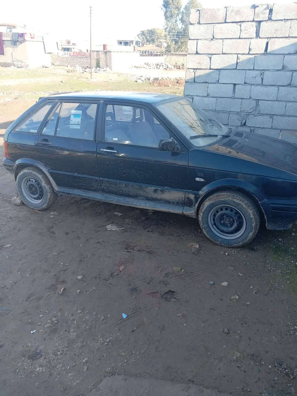 سيارت سيات موديل 91
سنويه خضره مكمركه سياره حلومه ومرتبه

شرط التحويل توايره فوك النص كابون مامسجل شرط

وضعه عل بلاد السعر 15 ورقه وبيها شوي مجال الاتصال
*********** وبي واتساب
