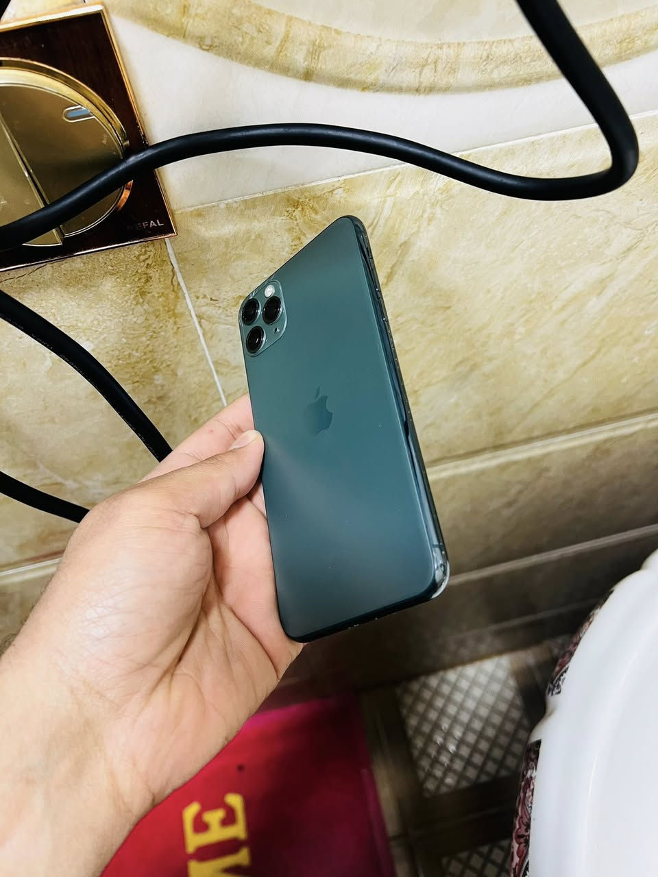 السلام عليكم
11 برو ماكس 
بطاري 100 مبدل اصلي
شاشه مبدل اصلي 
نموذجm
ذاكره 256
نضيف حيل
السعر 270
260 
وبيه مجال
ويرهم مراوس بهونر اكس 9 بي 
سي. 
دي


**إذا كنت صاحب هذا الإعلان وتريد حذفه لأي سبب، رجاءا أرسل رسالة إلى الدعم الفني**