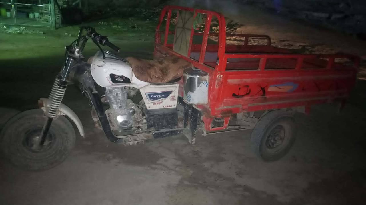 ستوته كلك مكينه ابلاد ما مفتوحه تشتغل سلف سعرها 700 وبيها مجال حك جيه تواصل ع خاص أو الرقم  ***********
