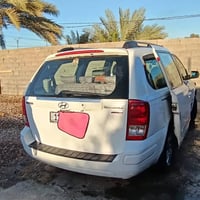 هونداي انتروج للبيع السياره ٨ راكب محرك مكفول كير مكفول السياره فول مو...