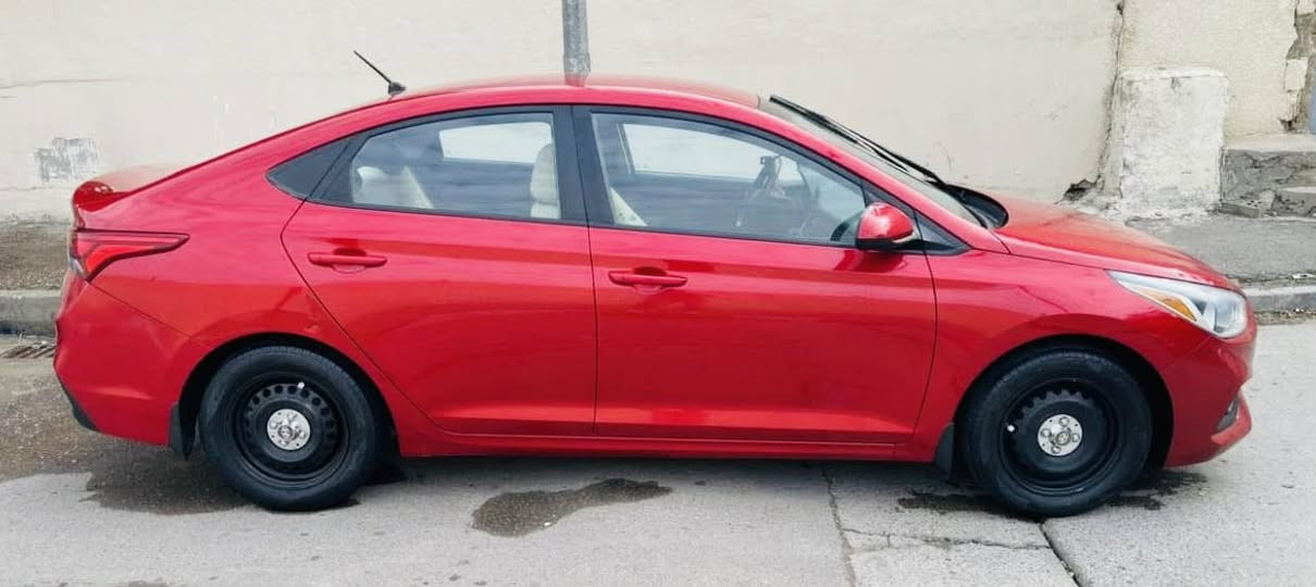 السلام عليكم :: للبيع اكسنت 2020 وارد امريكي ضررها موضح بالصور خفيف
ايرباك بردة فقط 
محرك دوش 
ما بيها اي نقص 
محركها دوش 1600
سعرها 126 وبيها مجال 

مكانها اعظمية
***********
