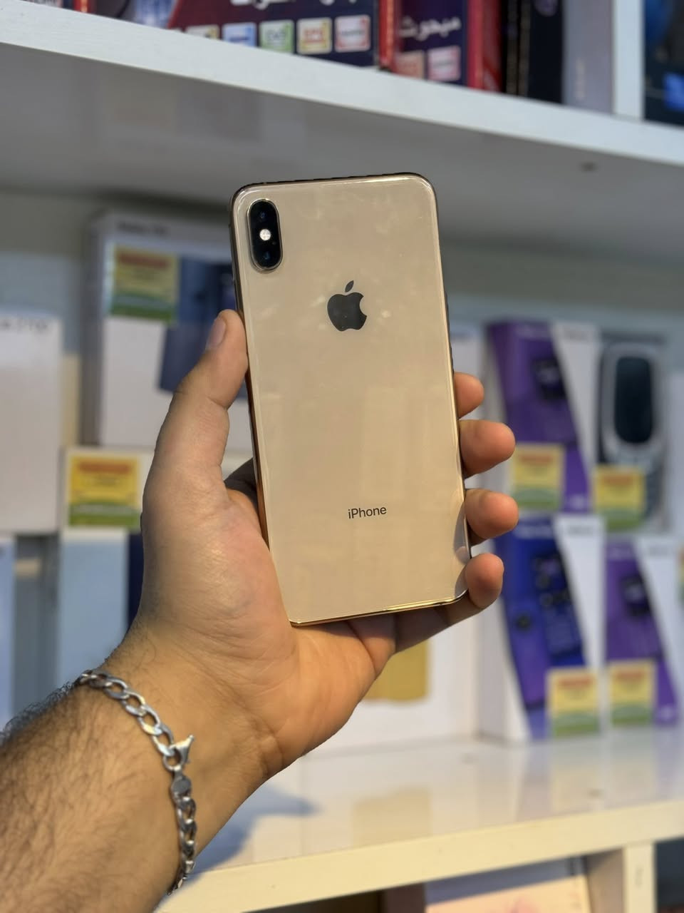 ‏سلام عليكم ‏iPhone X max الذاكرة 256 جهاز مكفول من التصليح والصيانة البطارية مالته 77 بلادي العنوان باب الحلة حي الإمام مقابل شارع الكبينات الرقم ***********
