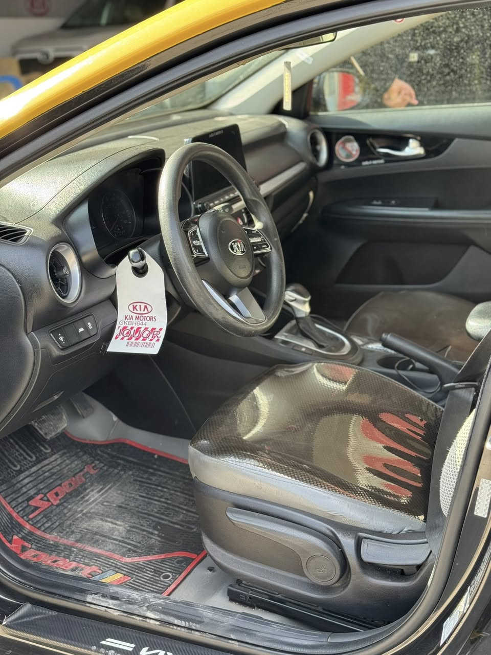 كيا فورتي مديل2021 للبيع ترهم قصد و بمدة جاهزه ومدوشمه كلها وبيها منضومه غاز ***********
