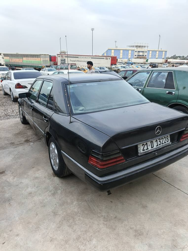 مرسيدس 300
كيرومه كينه ي ارنب
2500
رقم سليماني
تا2031تازه يه
تازه بؤياغ كراوته وه له سه رساغي 
قفل مركزي
تايه ويل تازه يه
هه مووگياني به شه رته
نرخي 55گلا توزي معامله
*********** شربازهير, السليمانية
