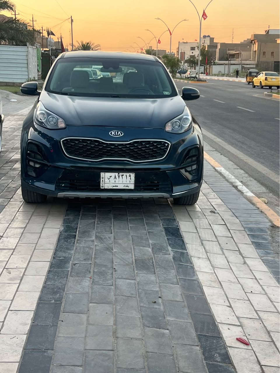 كيا سبورتج موديل ٢٠ حادثها جاملغ وبنيد بلعراق بيها بابين ومصبوغه لصفحه

اشياير بلمري مري شفط رادار موقف ذاتي 

تبريد قطعتين بعد بيها هواي موصفات 

اخوان لسياره بدون دواخل فقط الشاصي لايمن بيه تعمير 

سعر ١١٠ وبيها مجال لشراي 

مكان لسياره بغداد الدوره *********** بغداد, العراق
