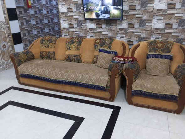 السلام عليكم تخم 8 مقاعد للبيع نظافته 50% مع الرجلين مالته السعر 125 وبي مجال  المكان الخالدية حي القدس ***********
