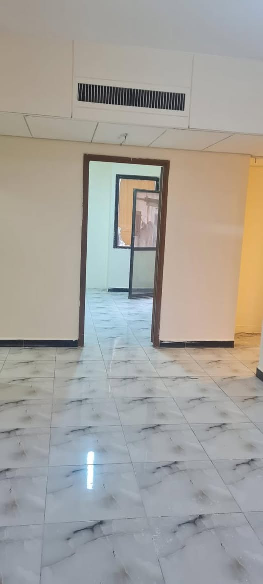 شقه للبيع طابق ثالث ٣ غرف نوم صاله استقبال مطبخ حار بارد الارضيه سيراميك ماعده الغرف قرب الشارع العام بسعر ١٥٠ مليون قابل لتفاوض اللاستفسار ***********
