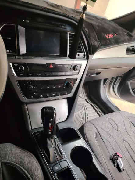 سوناتا ١٧ مكفولة بدون صبغ كير محرك شرط
حجم المحرك ٢٠٠٠  به هواي مواصفات
رقم دهوك
تريد وكاله وتحويل بأسمنا به كابون بنزين
السيارة حيل نظيفة مال جناي
السعر المطلوب ١٢٧ ورقة به مجال بسيط للشراي المكان تلعفر حي الطليعة
رقم تليفون/ ‏‪0750 769 0748‬‏
