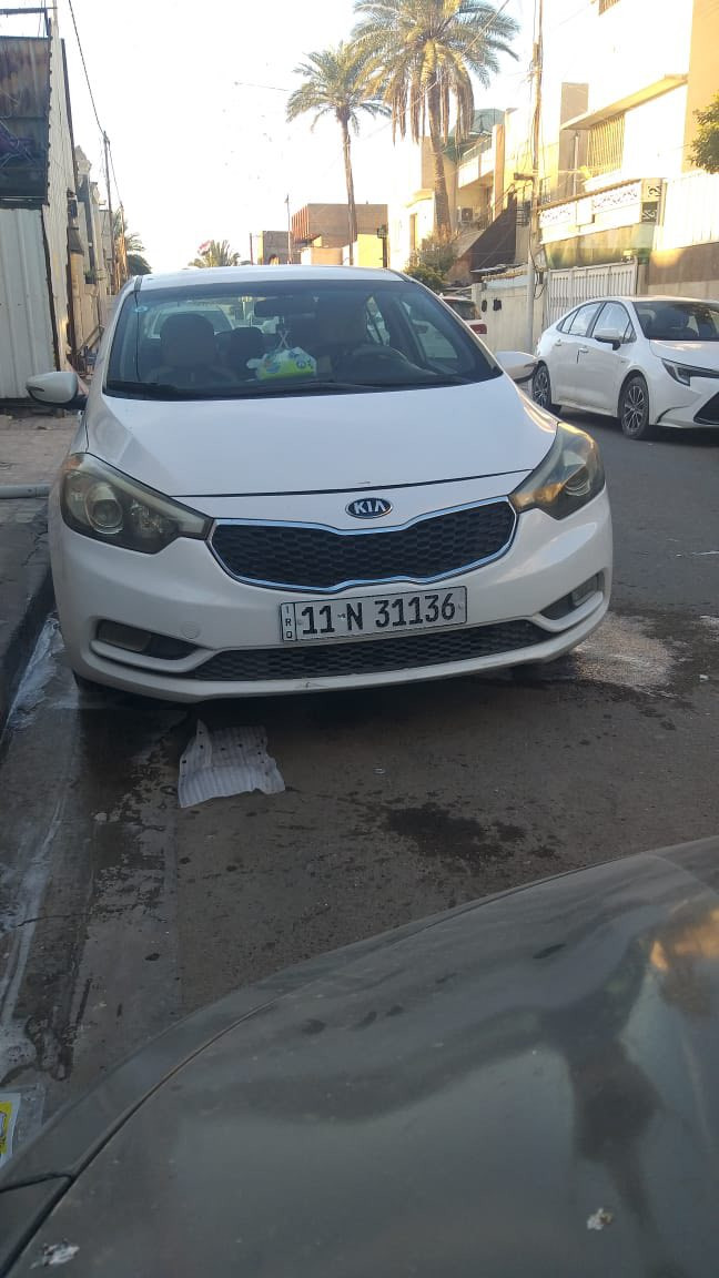 السلام عليكم فورتي موديل 2015بيه جملغ اليمن وبنيد شويه جوه الغد بدون دواخل بيه تلث قطع صبغ اثر شخوط محرك 2000(***********(السعر ١١٠بيه مجال بكان بغداد
