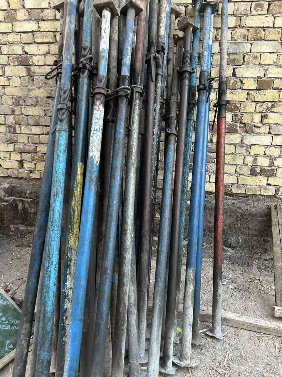 قالب خشب للبيع العدد 5 مكعبات مع جكات عدد 52 العنوان حله للاستفسار ***********
