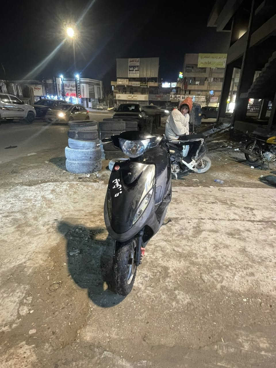 اعاده نشر بسبب الوعود الكاذبه سلام عليكم ماكس عدله دراجه نضيفه كلش عليها ادامه كامله دبلات امامي زوج جدد دبل خلفي رياضي جديد كفرات بلاديه الدراجه كلها بلاديه مفتوحه مره وحده الدراجه تأخذها ماتذب عليها ربع كلش حلوه ما بيها نقوصات فقط العداد ميشتغل الكيلو متر  شلعه و معدل حلوات و عليها لايت زينون  اصفر و ابيضّ مكاني بابل مركز سعر 575 و بيها مجال للستفسار ***********
