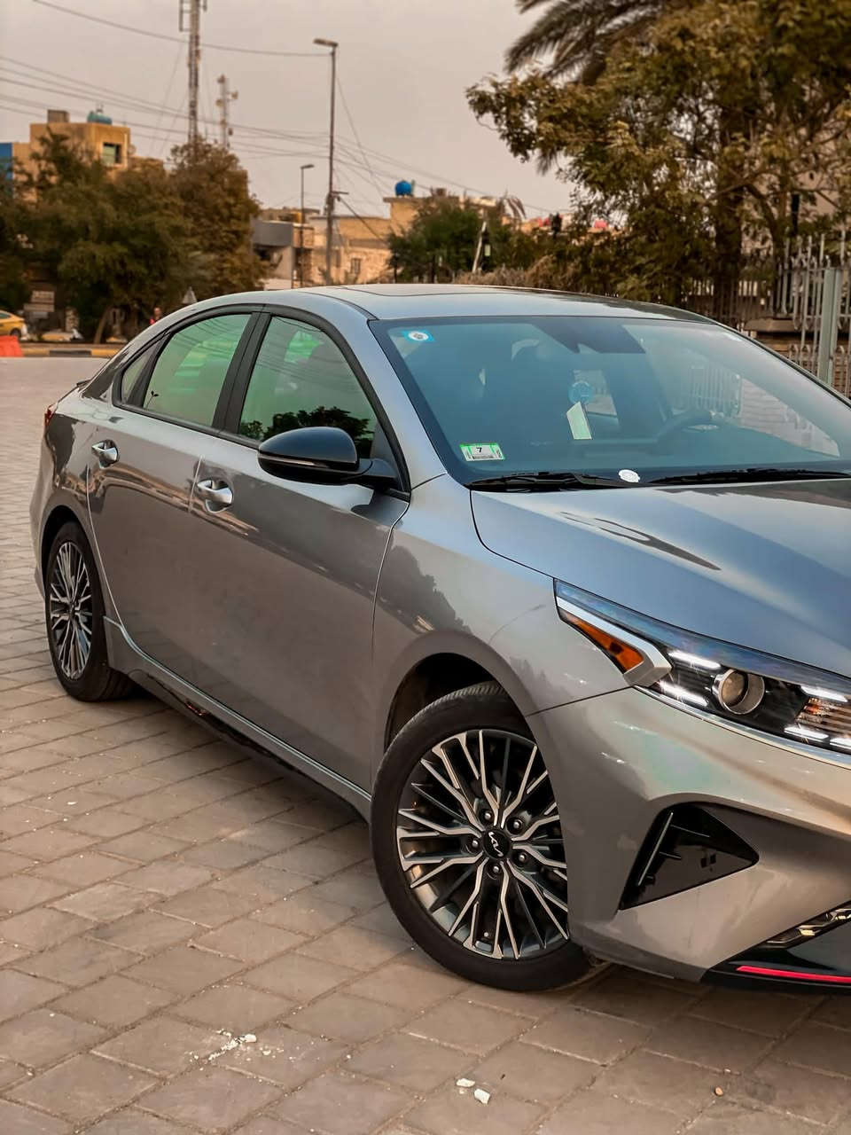 كيا فورتي Model: 2023
🔥Gt lien اعلى موصفات 
ماشيه السياره :16 mi
سياره :
⚡️محرك سياره دوش 2000
⚡️ بصمه 
⚡️ تحكمات ستيرن 
⚡️فتحه سلايد روف
⚡️تشغيل عن بد HoLDato
⚡️دخول ذكي لسياره وبصمه أبواب 
⚡️فتح صندوق حساس عن بعد وتحس عن بعد 
⚡️مري جانبيه حساسه ونقطه عمياء ومستشعره 
⚡️ رادار امامي خلفي ومستشعر وحساسات 360 درجه 
⚡️ شحن الجهاز واير ليس Remote phone charging
⚡️نضام auto hold كهربائي تحكم في الكير اوتماتيك في الازدحام 
⚡️كشن جلد . 
⚡️تدفى تبريد بالمقاعد 
⚡️قياده ذاتيه Self-driving
⚡️مثبت سرعه وتحكم ستيرن ذكي وتحديد مسار 
⚡️شاشه حجم (10.9) CarPlay 
⚡️مقاعد كهرباء Electric seating
⚡️ثلاث انضمه لقياده : sport-normal-smart
⚡️سايد بريك  Sidebreak : بصمه 
⚡️لد امامي خلفي 
⚡️ثلاث انضمه car lights 
⚡️سياره كلين بدون صبغ فقط بارد شي بسيط في الجامع الخلفي على كد اربع صابع وحوض تاير شي قليل ضرر ومسحوب حادث امريكا 
سياره رقم بغداد هزه ورقم جديد 
سعر السياره  $190
الاستفسار :***********
