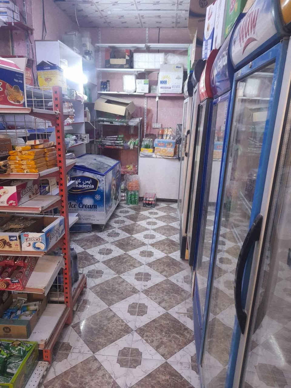 السلام عليكم اسواق للبيع كوفه حي ميسان الشريط مجاور الدفاع المدني مع المولده نوع المولده كاتم، 35 امبير السغر 17 مليون *********** النجف, العراق
