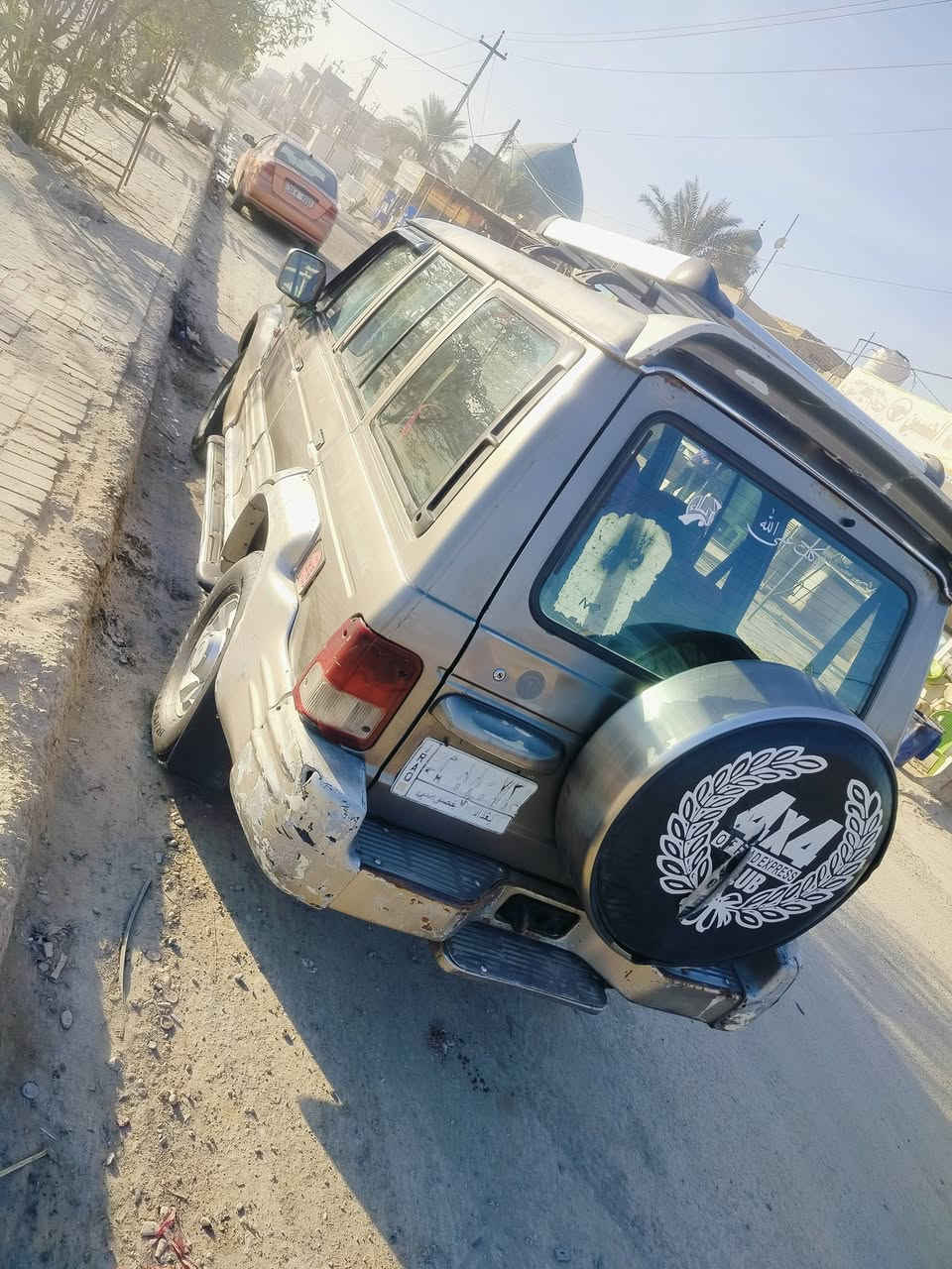 السلام عليكم من رخصه الأدمن كالوبر موديل 98 رقم بغداد مكينه وكير كاز نضيفات تخم تاير  كهربائيات شغاله دواخل نضيفه 
السعر 30 وبيه مجال 
مكان السيارة بابل الحمزه الغربي 
موبايل ***********
***********
