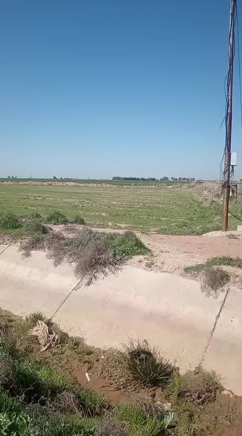 ارض زراعي عقد يتحول باسمك طريق شاسوان من سيطره 900 متر بالقاع موجود كهرباء 6:30 دونم ***********
