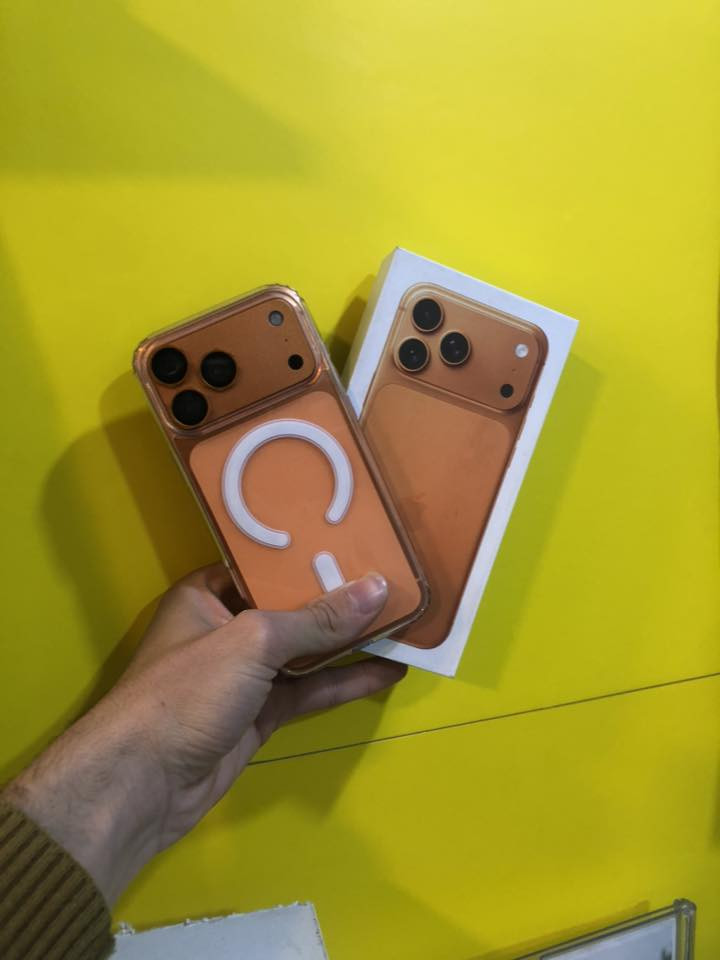 نسخه ال امارتيه ١٧برو ماكس دبل خط نموذج ZA ذاكره ١تيره زلخ مابي غراضه كامله شلع لبيع بسعر مناسب مستعجل لستفسار *********** رجاء المايعجبهً منشور اعبره 
 ويا عدسات حمايه اصليات +كفر اصلي
