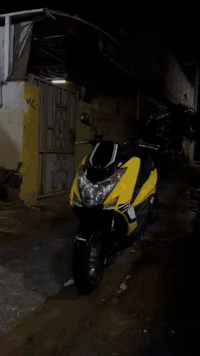 ماجستا اس موديل 2018 دراجة صارلها شهر ونص نازلة رمبة ممشاها 22 جديدة زيرو شوفة عينكم بالفيديو كلشي متوضح كلشي بلادي من التاير للتاير ختم واحد لون اصفر مميز قبق نفخ 
مكاني كاظمية السعر ١٢ ونص بيها مجال للطيبين و حك الجية 
رقم:  ***********
