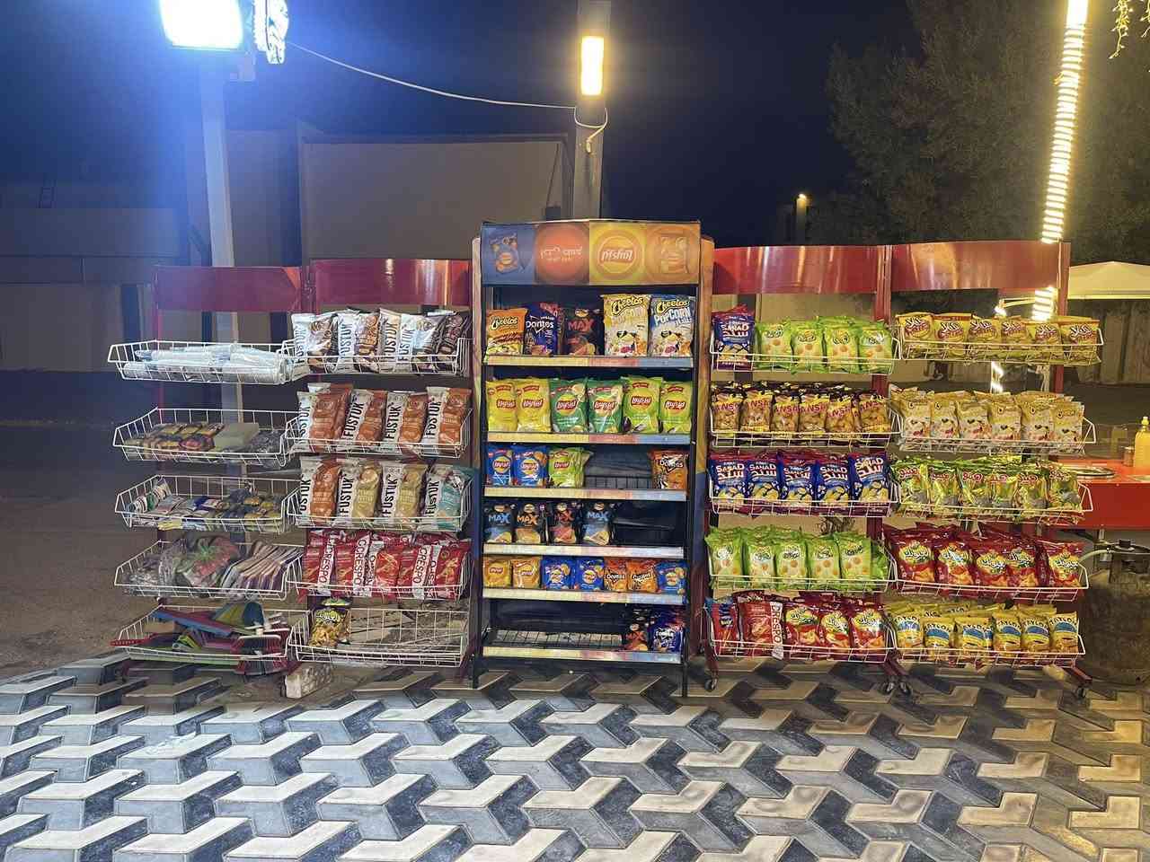 السلام عليكم 
ماركت للبيع لعدم التفرغ 
يحتوي على مواد متكامله مع رفوف مع ميز كاشير وسستم كامرات وبلازما مع ٥ عارضات عموديه و٢ عارضات أفقيه 
واجهه المحل ٣ عرض ٦ نزال 
المحل ركن  موقع مميز مقابل مدارس 
ايجار ٦٠٠ ألف
العنوان حي حطين شارع سمير أبو الگص مقابل مدرسه السياب 
تفاصيل اكثر مراسله خاص أو الاتصال على الرقم 
***********
علماً ان الموقع جديد
