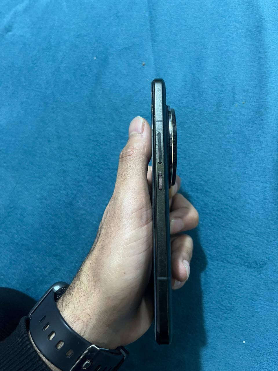 شاومي 14 الترا للبيع او مراوس مع 15 الترا وانطي فرق
ذاكرة 512/ رام 16 وتكدر تسوي 32 
جهاز غني عن التعريف وابو المصحله يعرف شنو هذا الجهاز 
الجهاز بي كاميرا عملاقه من افضل انواع الكامرات من شركه لايكا الالمانيه 🇩🇪 ملحقات كامله مع لاسق + 4 كفرات ماركه 

السعر 795 الف وبي مجال بسيط 
مكاني كركوك توصيل ما عندي 
***********
