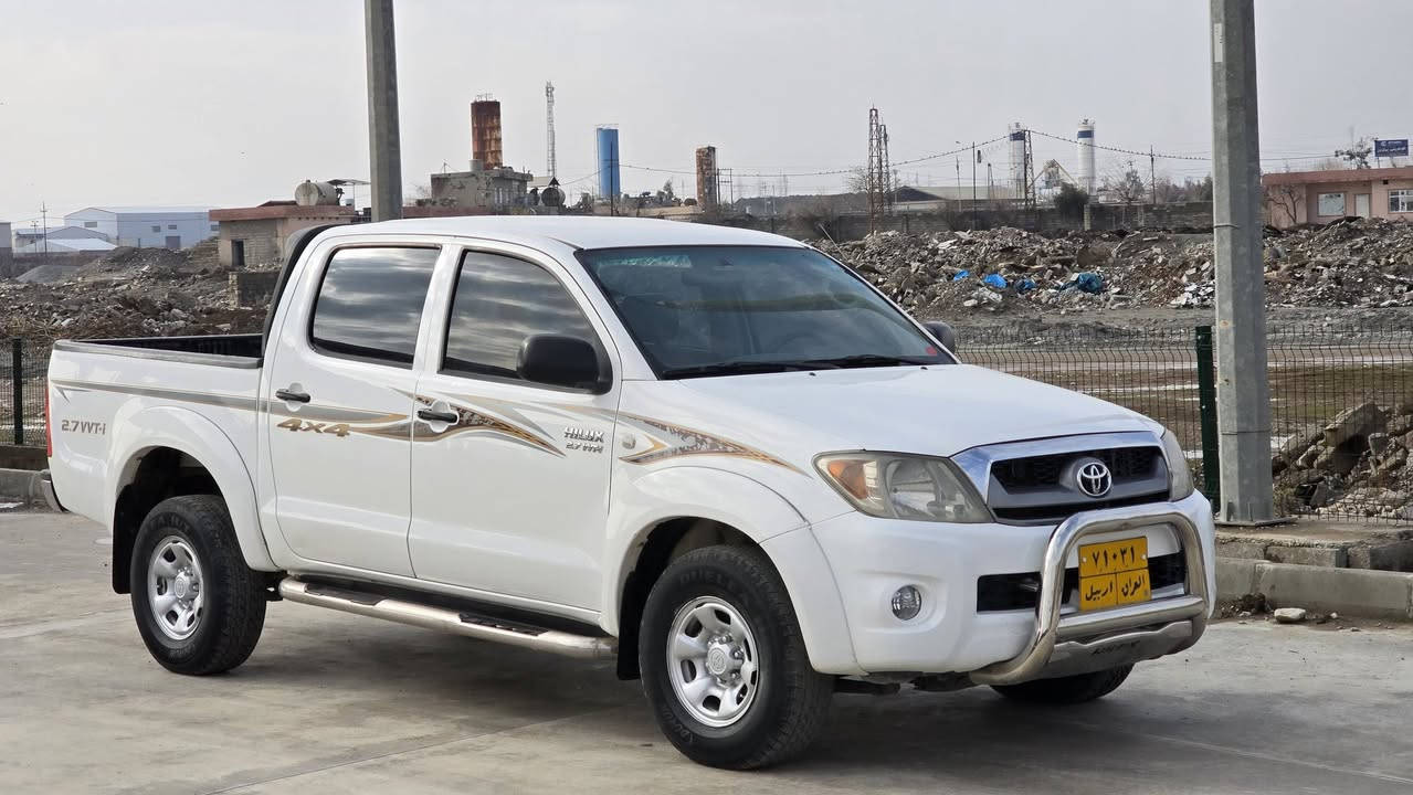 پیکاب مە رزیه مۆدێل2006 ڕه قەم هەولێر سەنەوی بەسەر نەجوە سەیارەکە بێ بۆیاخە گێرو مەکینەو ئه کسل بەشەرت  پشو پێشی کەپسە هەیکەلی زۆر جوانە چاڵو شوختی نیە ناو داخلی لۆک تەبریت ساردوو گەرم بەشەرت 4تایەو ویلی لۆک لەژێرە سەیاره کە کامل مەسروف کراوا دیناری مەسروفی نیە شوێن نزیک ڕانیە ***********.ڤایبەر.واتسائپ
