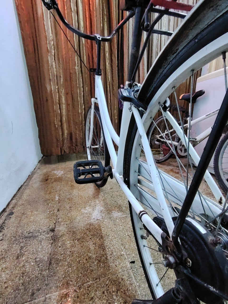 السلام عليكم بايسكل للبيع النضافه 70%وبي شخوط قليله وإلاغراض كامله بريك كدام والجاملغ الكدام وقبغ الصينيه والقبغ الورا مال الصينيه التواصل على الرقم ‏‪0770 877 3552‬‏ او خاص
