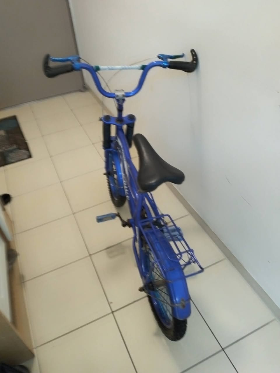 بايسكل حجم 16للبيع سعره 50بي مجال شراي اتصل ***********مكاني الحريه
