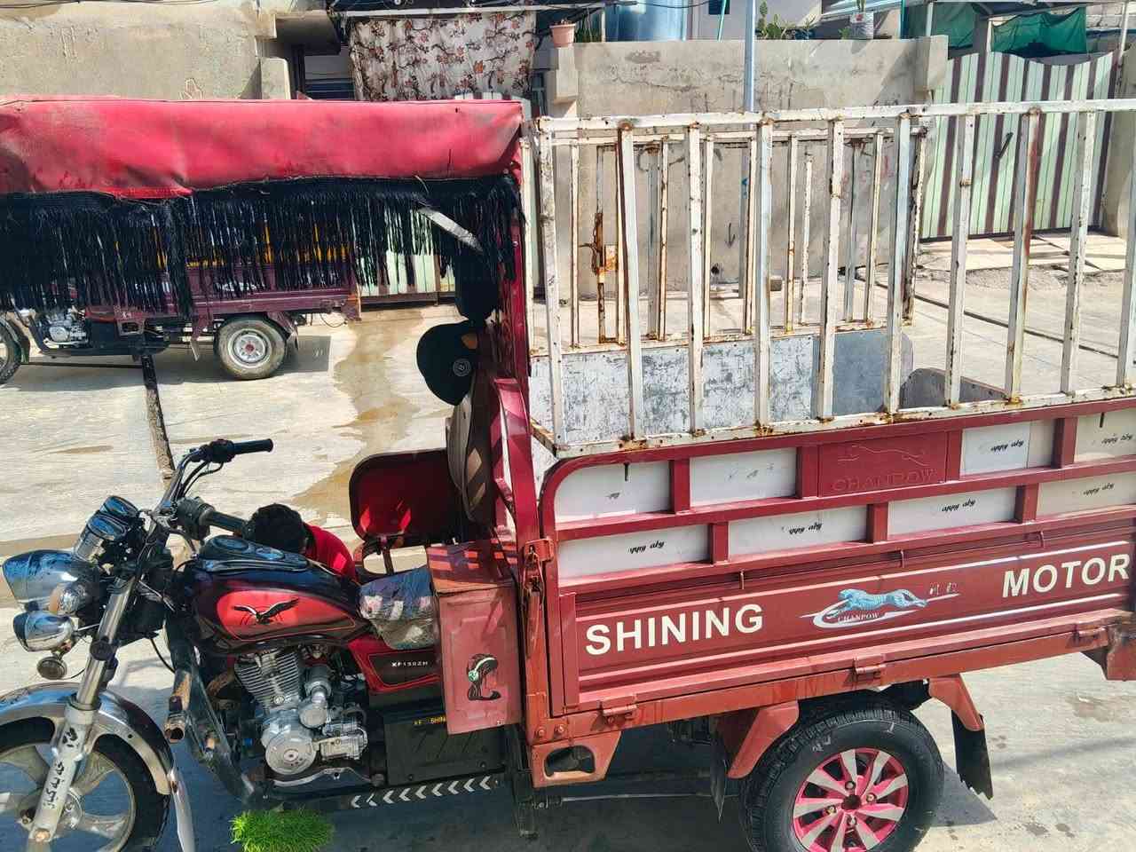 ستوته للبيع موديل 19محرك 24 منفيس الشاصي شرط وايرمنيه شغاله
السعر 1200
وبيها مجال 
مكاني حي صدام 
الرقم ***********
