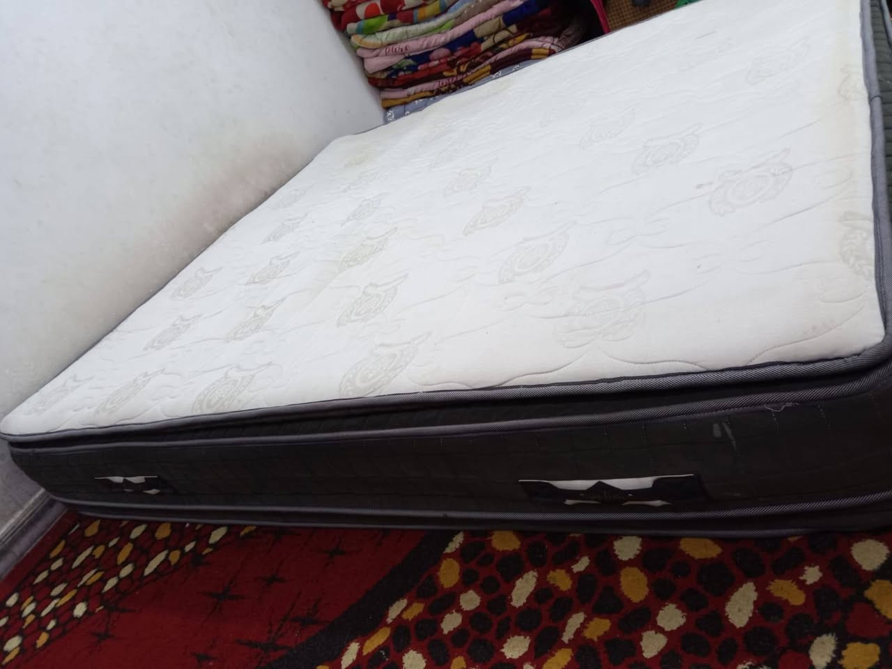 السلام عليكم ورحمه الله وبركاته من  رخصت مدير كروب دوشك تركي درجه اولى امانه الله ورسه طبقتين سعر 170 مجمده لك مستعمله قليل سعرها 200 بغداد مدينه الصدر (***********
