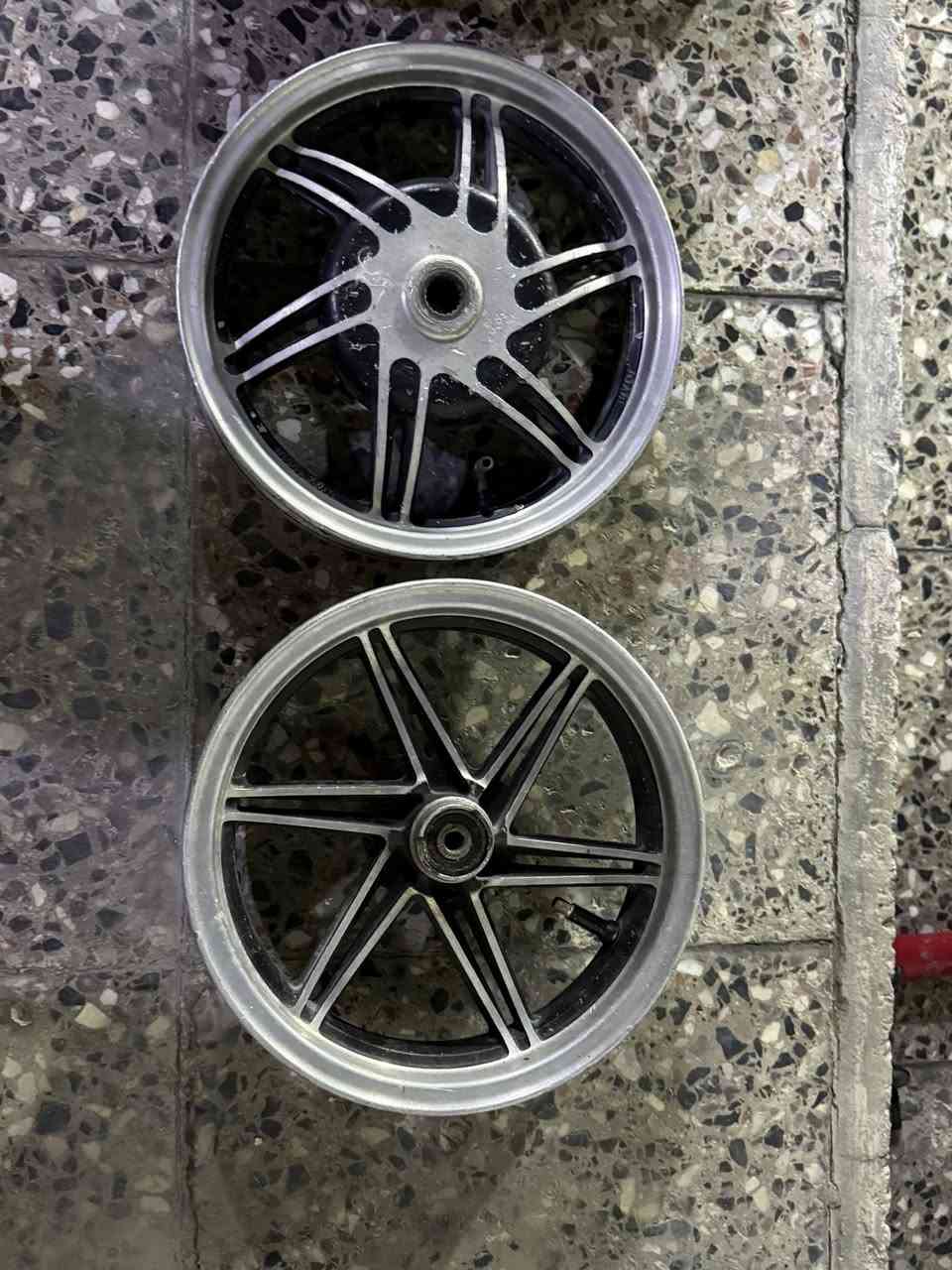 للبيع
***********
