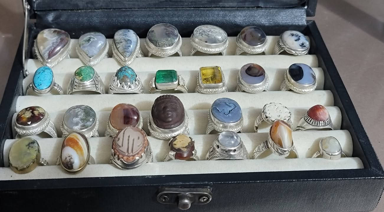 للبيع ٢٨ خاتم شلعه بيعه وحده مابيهن مفرد
مكاني ناصرية متوفر توصيل كافة المحافظات


**إذا كنت صاحب هذا الإعلان وتريد حذفه لأي سبب، رجاءا أرسل رسالة إلى الدعم الفني**