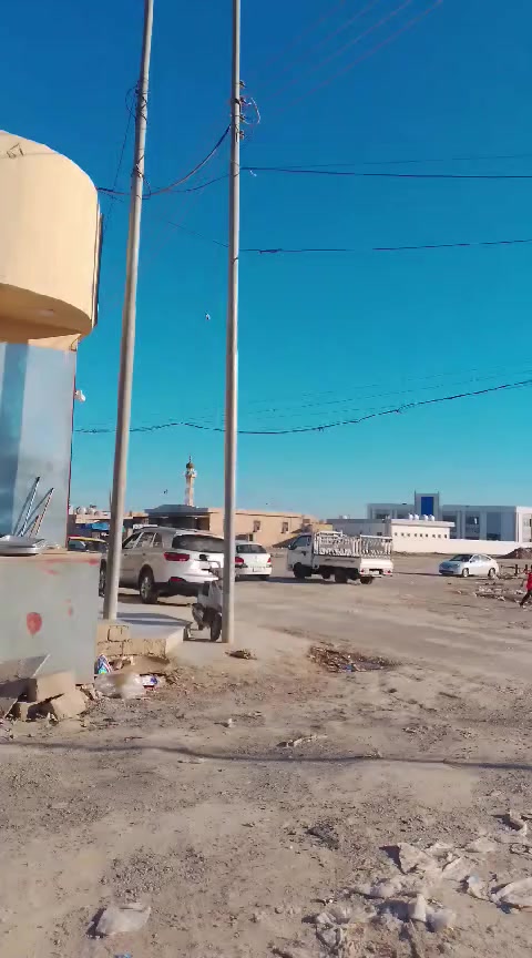 السلام عليكم دار للبيع منطقة التوحيد المساحة 100متر للاتصال ***********
