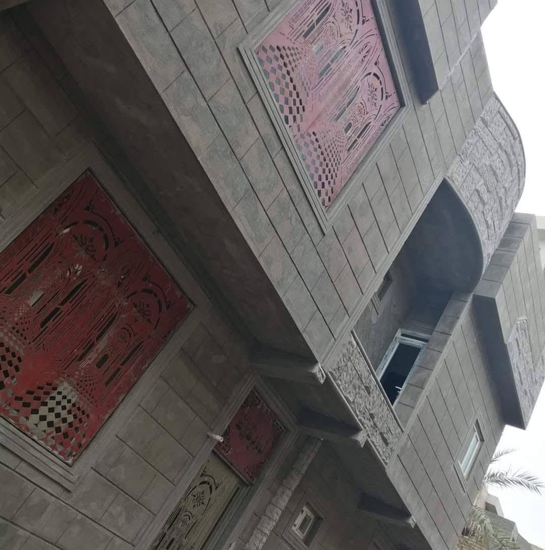 السلام عليكم لباخ فارغ جص وبورك وسمنت وجهيات فوم ***********
