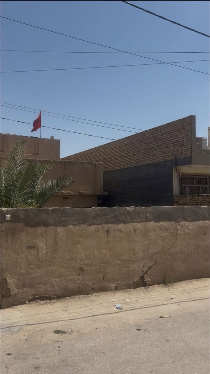 ياالله  للبيع او مراوس بيت وتنباع نصف القطعه
السلام عليكم بيت يعتبر قطعه طابو صرف مكان الدار حي البكرلي الأسواق الااولي موقعه راقي منطقه هادئه كافت الخدمات متوفره ماء مجاري شارع تبليط المشتري يكدر يسحب قرض إسكان وتكدر تسحب عليه مبادره ايضن تلقه وره المشتري أبيعك نقد او نصف القطعه سعر المتر مليون و100 الف وبيه مجال الاتصال علي الرقم ***********
