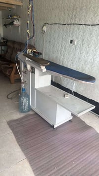 مكواة بخاري للبيع بدون اي مشكلة او عطل  الميز قياس ١٥٠سمً اكو توصيل  س...