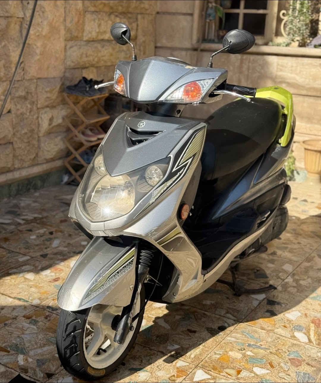 سلام عليكم
سكنس فحل طلاعات خمسينية دشبول احمر شرايط خضر 
ويالة بيض الدراجة بلادية من البرغي ومكفولة كفالة عامة مكينة وكفر وكلچات للأخير الدراجة مال جناي العنوان بغداد البنوك الشراي يتصل ***********
والمو شراي وميعرف بيهن لا يخابرني 👍🏻
