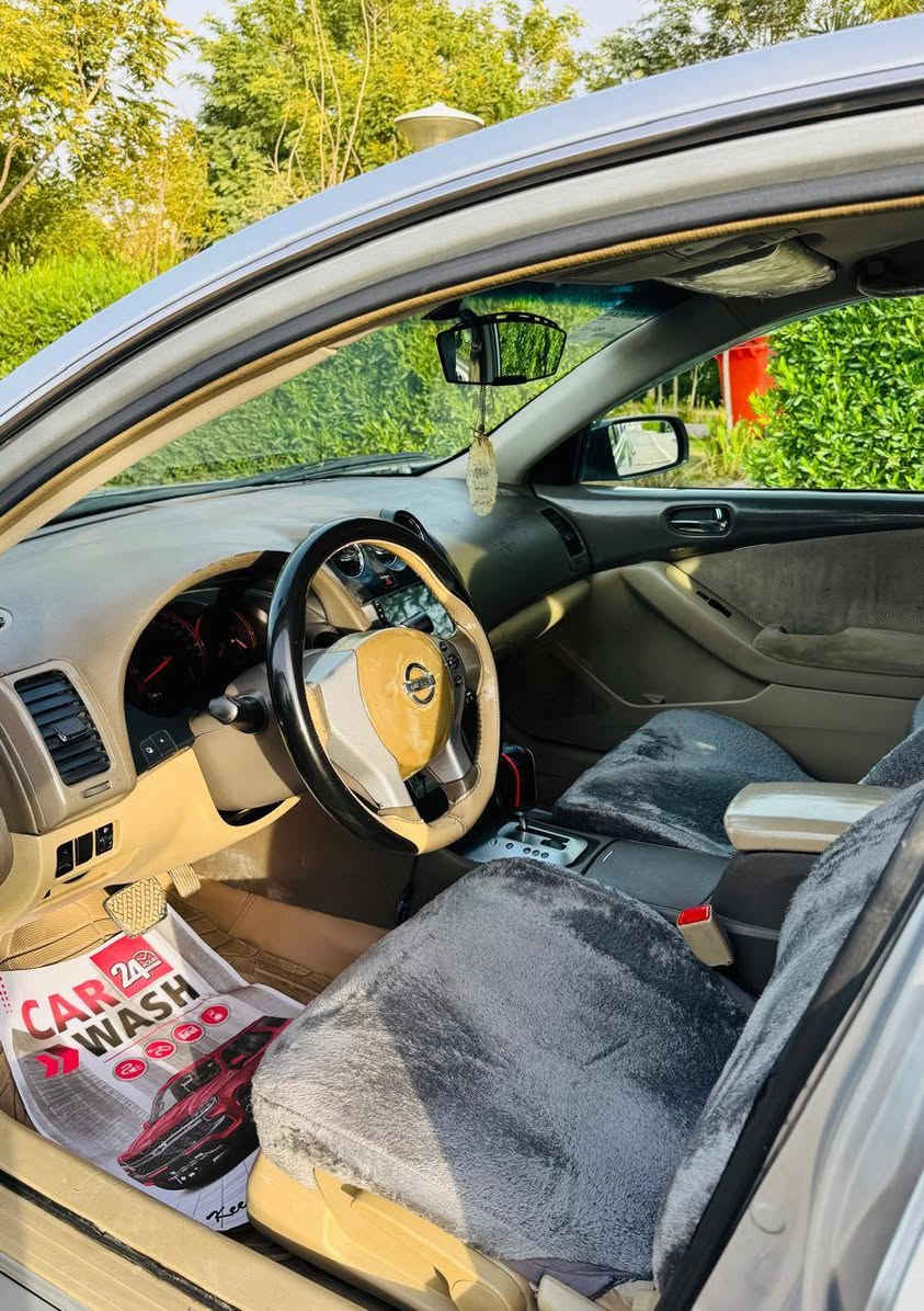 السلام عليكم 
مرخصته الادمن المحترم 
للبيع فقط ...
نيسان ألتيما خليجي ....
موديل 2008
محرك 2500.S
4سلندر المرغووب
نظام صوتي 
القير cvt.
كير جديد مشدوود الها ...
الون سلفرري ...
بصمه تشغيل 
سونار مرفق مع الصور 
جاملغ امامي تبديل بدون دواخل  وبونيد ابلاد مبدل 
بصمه ابواب 
مرايا كهربائي 
لايت زينون شمسي 
شاشه 
داخل جلد 
نظام Abs
ويل عادي ابلاد 
تبريد قطعتين 
تدفئه 
رقم سليمانيه الجديد 
سنويه لحد 2030
ابشرط تحويل 
العنوان ديالى خانقين اتصال بالخدمه 
ممتواجد على النت ....
(***********)
