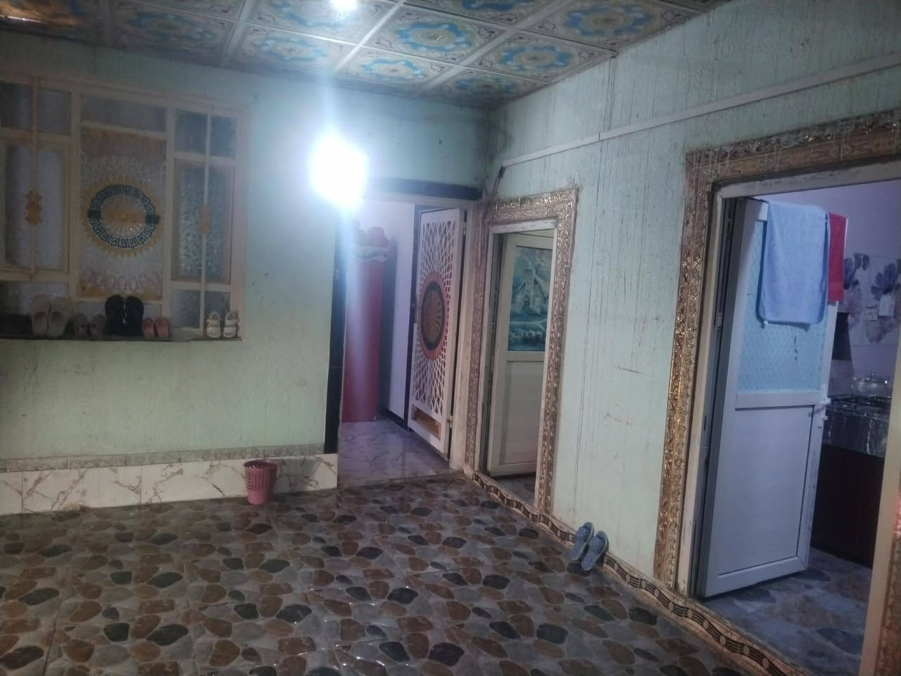 بيت ركن في حي الإعلام مساحته ١٠٠ متر*********** للإستفسار الاتصال على.. تحياتي
