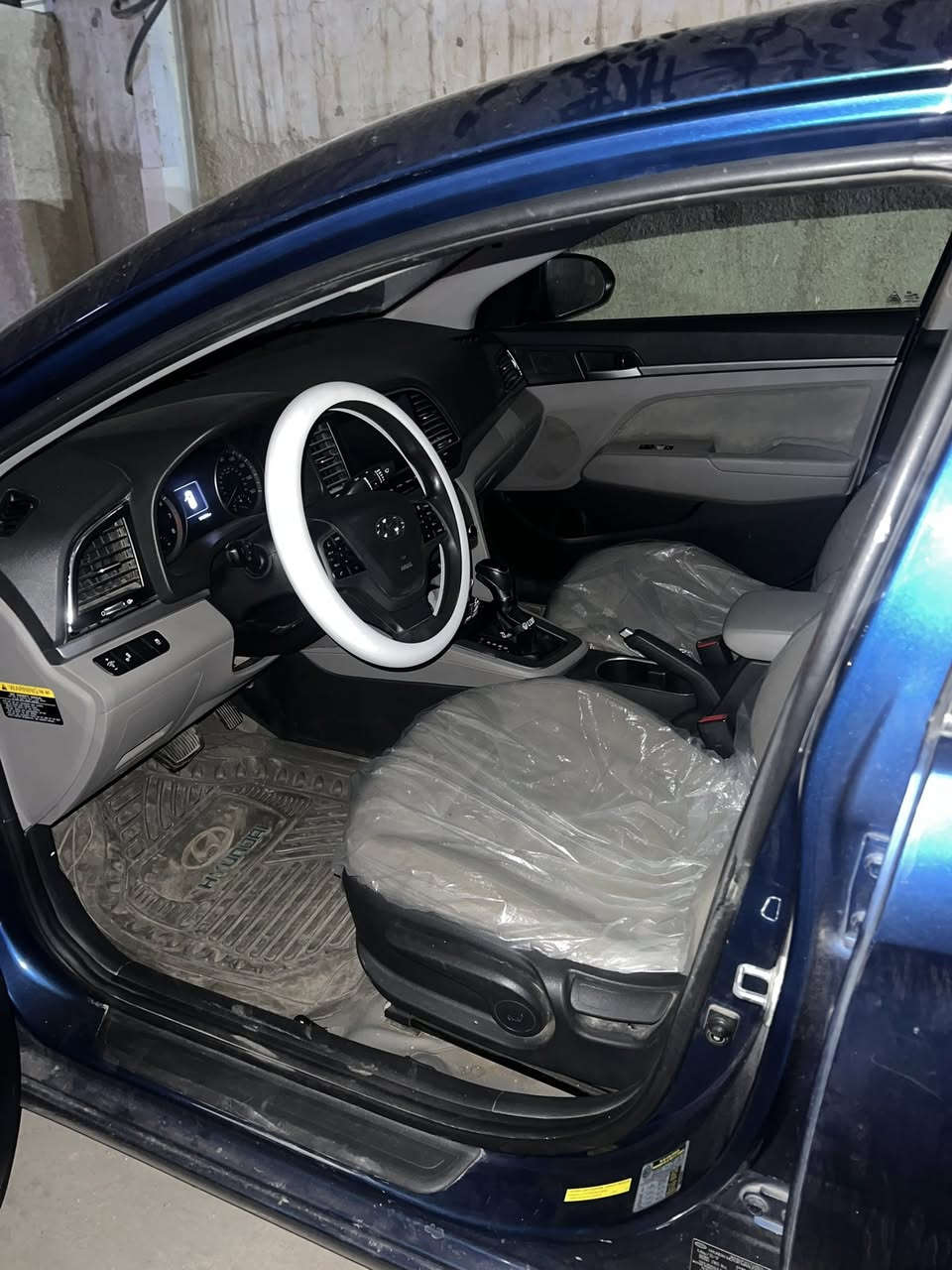 سلام عليكم النترا 2018 ماشيه 110 سياره جديده جديده مناقصها برغي حادثها جنطه ب126 وبيها مجال بسيط مكاني بياع رقمي *********** وبيكم خير وتدللون 🤍
