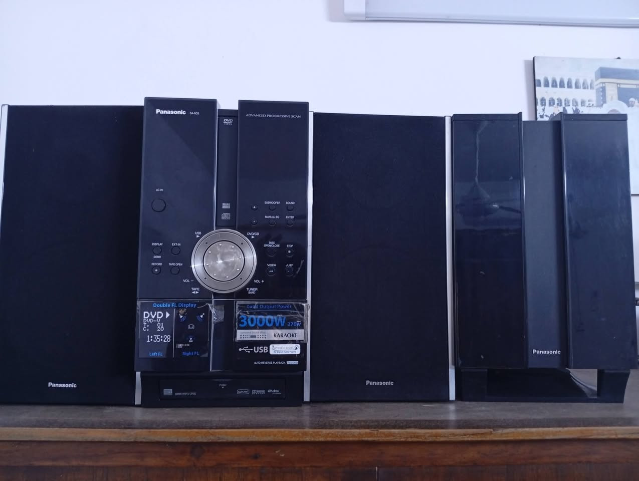 السلام عليكم مسجل للبيع
سستم كامل شغال قرص كاسيت رام فلاش ياباني اصلي شغل واخذ 
100الف 
***********
***********
