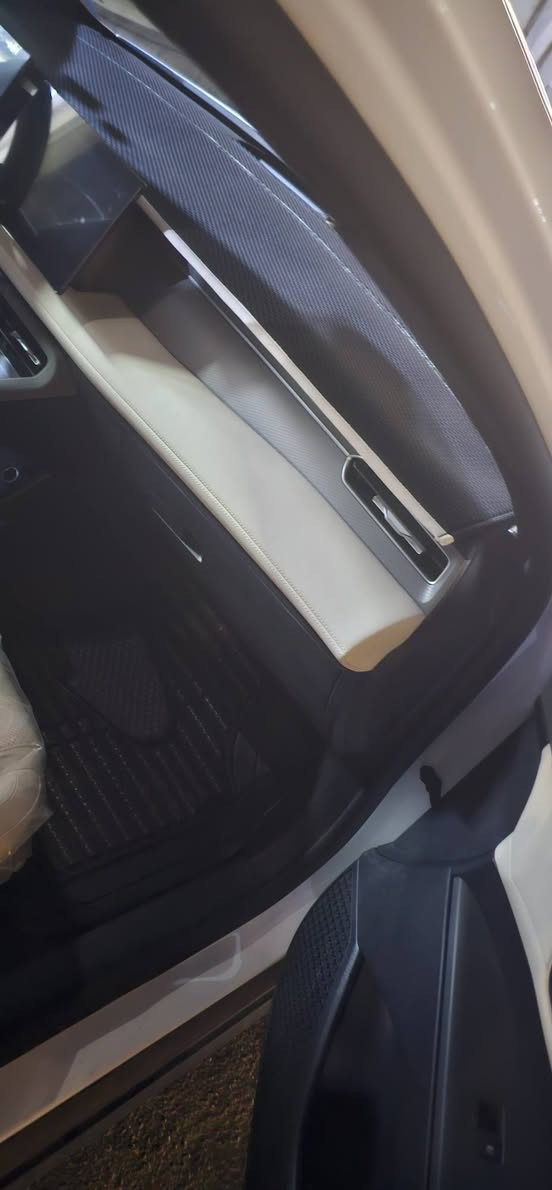 موديل 2025
ماشيه ١٠٠٠ مكفوله كفاله عامه
المواصفات :
  حساسات وكاميرا خلفية – مثبت سرعة – مقاعد جلد 
  تصميم خارجي عصري بمصابيح LED
 
المواصفات 
حساس خلفي 
كامراة خلفية دوارة 
اوتو هولد
تشغيل السياره بصمه مع دخول ذكي
مقاعد جلد 
لايت زينون 
لد نهاري LED
بك لايتLED
3انضمة للقيادة 
مانع تزحلق
مثبت سرعه 
تشغيل عن بعد 
شاشة ذكية تدعم جميع البرامج
 سعة الخزان 65 لتر  اتمشيك 2100 

السعر 19500
***********
مكاني بغداد الجديده
