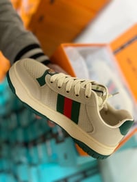 عندي بضاعة أحذية جديدة للبيع شلع  مشكل نسائي ورجالي مثل مموضح بالصور ت...