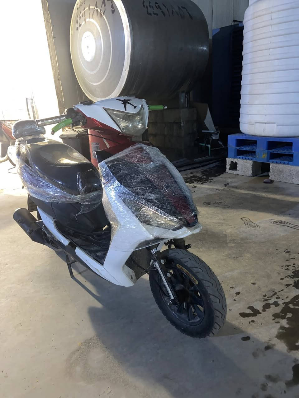 للبيع السعر 150 الف مشكلتها يرادلها قبق مال هندر شغاله كلشي ما بيه الي يحب يتفضل واتساب ***********
