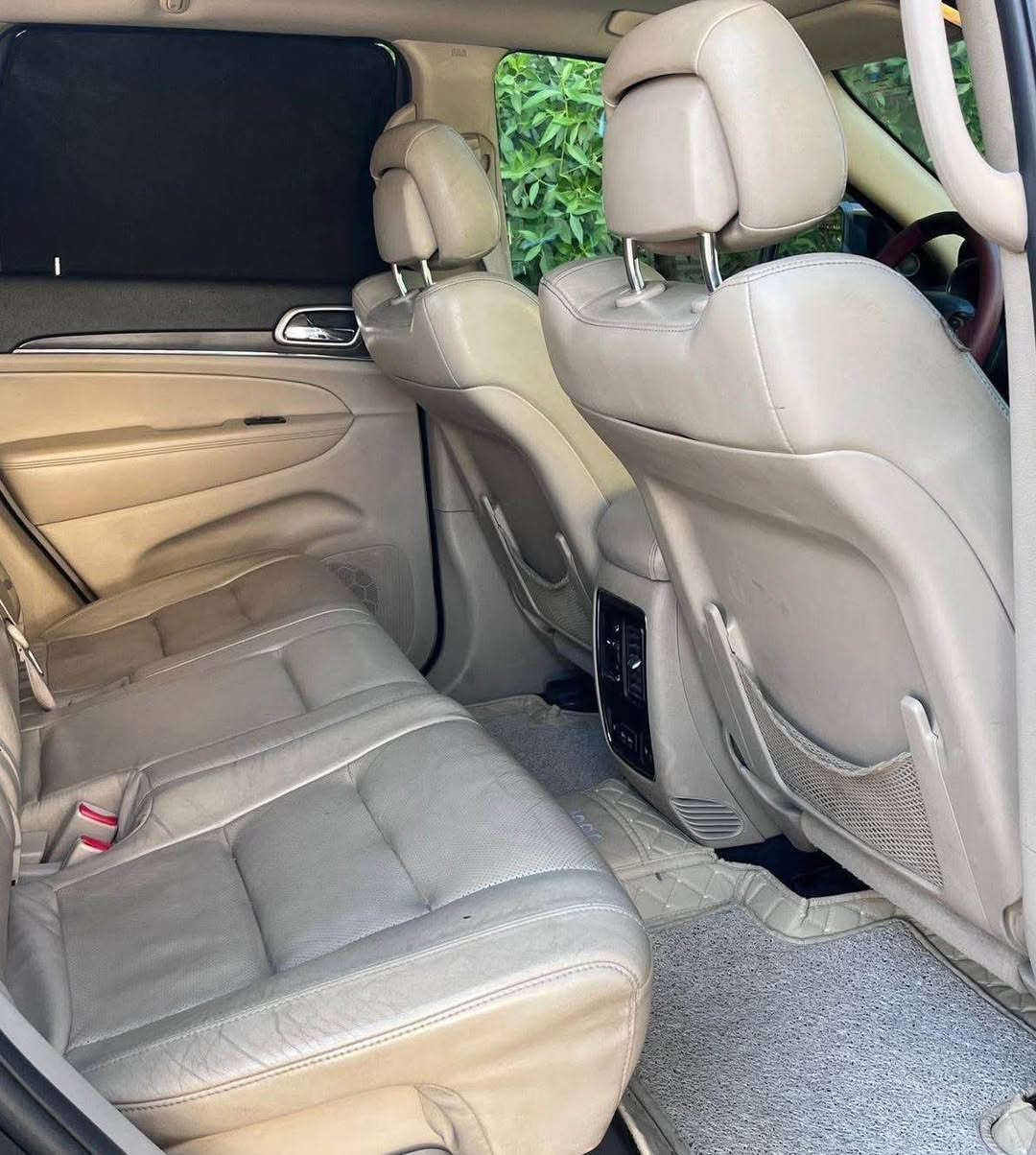 سلام عليكم ورحمة الله 
(((((. سعر ١٨٢ وبيه مجال))))
جيب شروكي لمتد على وضع شركه بشرط نضافه  فول اخذته من لمستورد ريحت شركه بيه شرط ذا مو الفراش بعده مامديوس مال شركه اي كلوب بدشبول مامشتغل داخله سيرفز كامل تحديث 
حادث مال امريكه دعاميه اماميه
 وفتح بنيد و جاملغ / جاملغ خلفي يمن بي صبغ امريكه يسمونه دوز عالي يمنه بالعراق كفاله شواصي لغود 
ماشيه ٩٨km

الموصفات 
شاشه كبيره 
كامره دواره
فتحه 
تدفئه بالستيرن
تشغيل عن بعد
يدات نيكل بلاد 
داخل صاج ملكي بلاد

نظام_خرائط(نظام ملاحة)_Navigatio

صندوق كهرباء
اناره داخلي بلبوب 
تبريد خلفي ومع قاده تيار كهربائي 
مرايه داخليه تعتيم صوء
كلوب طوارئ شغال بلكارتون
دفع رباعي
مكينه كارتون وكفاله
الكير كارتون وكفاله
موس تحكم 
شفتات 
نضام يكو 
مري قلاب معه R
خزن مقاعد ٣ وضعيات
سبورت
كير طياره
كشنات جلد 
كشنات اماميه مع خلفيه هيتر تدفئه
كشنات اماميه كهرباء فوال تحكم
هوك خلفي 
مري جانبيه هيتر  مع اشاير
حساي خلفي 
مضومه زنون ب700دولار العالي مع ناصي
بلاجتور بدعاميه بلاد 
ويل 20 بلادي 
اسياره احلى من صور تجي وشوف
***********
مامتواجد ع خاص اعتذر بلاد رز, ديالى
